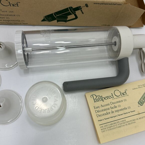 PAMPERED CHEF EASY ACCENT DECORATOR 1775-02 IN BOX CAKE DECORATOR - Picture 5 of 7